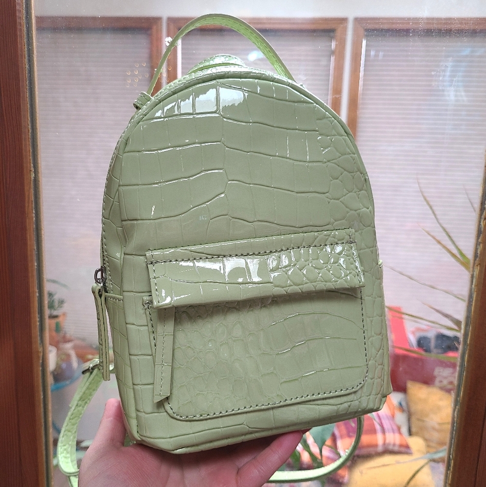 🆕️Forever 21 Lime Green Faux Snakeskin Mini Backpack NWOT
